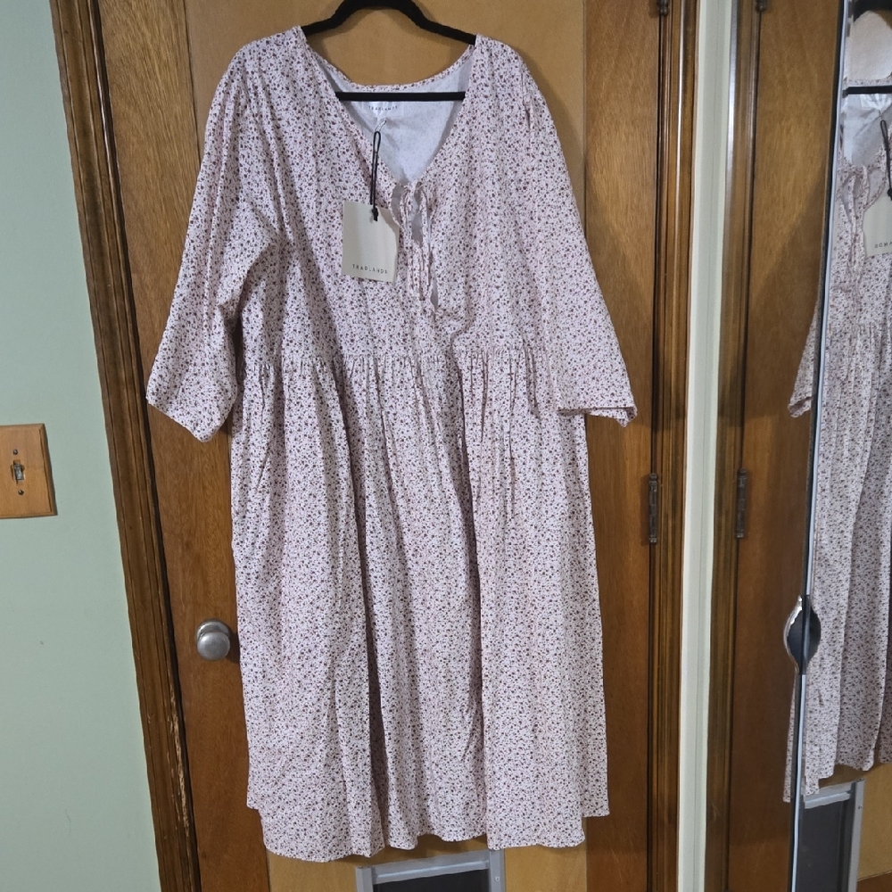 Tradlands Birdie Floral Midi Dress
